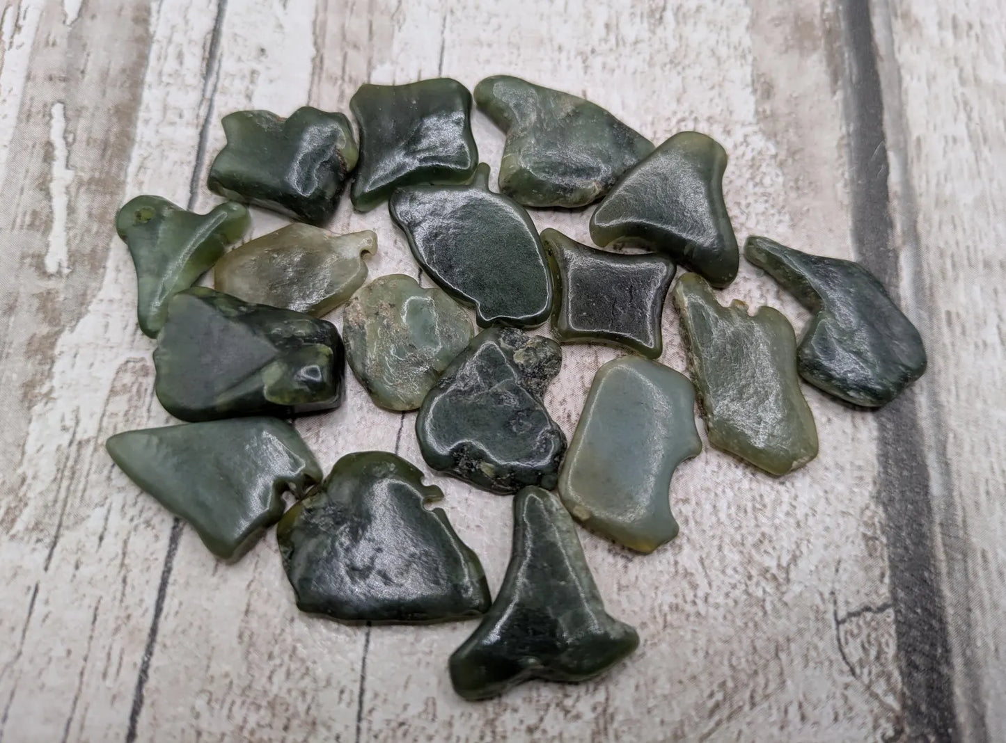 20 Small Tumbled Pounamu Jade Stones – Polished New Zealand Greenstone Offcuts for Crafts, Collectors & Metaphysical Use