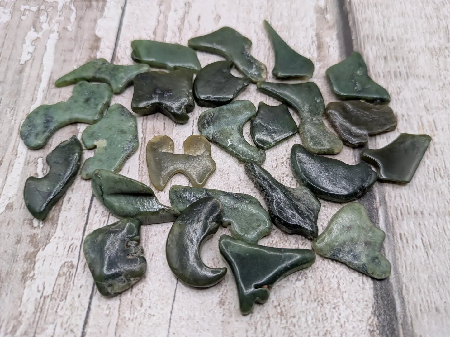 One medium Tumbled Pounamu nephrite Jade Stone – Random Polished New Zealand Greenstone Offcut for Collectors & Metaphysical Use.