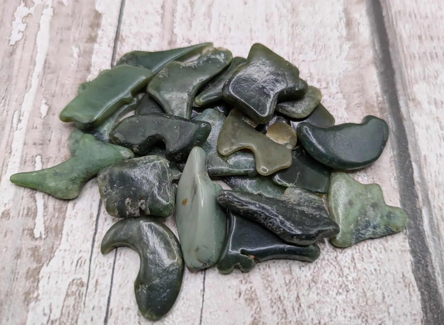 One medium Tumbled Pounamu nephrite Jade Stone – Random Polished New Zealand Greenstone Offcut for Collectors & Metaphysical Use.