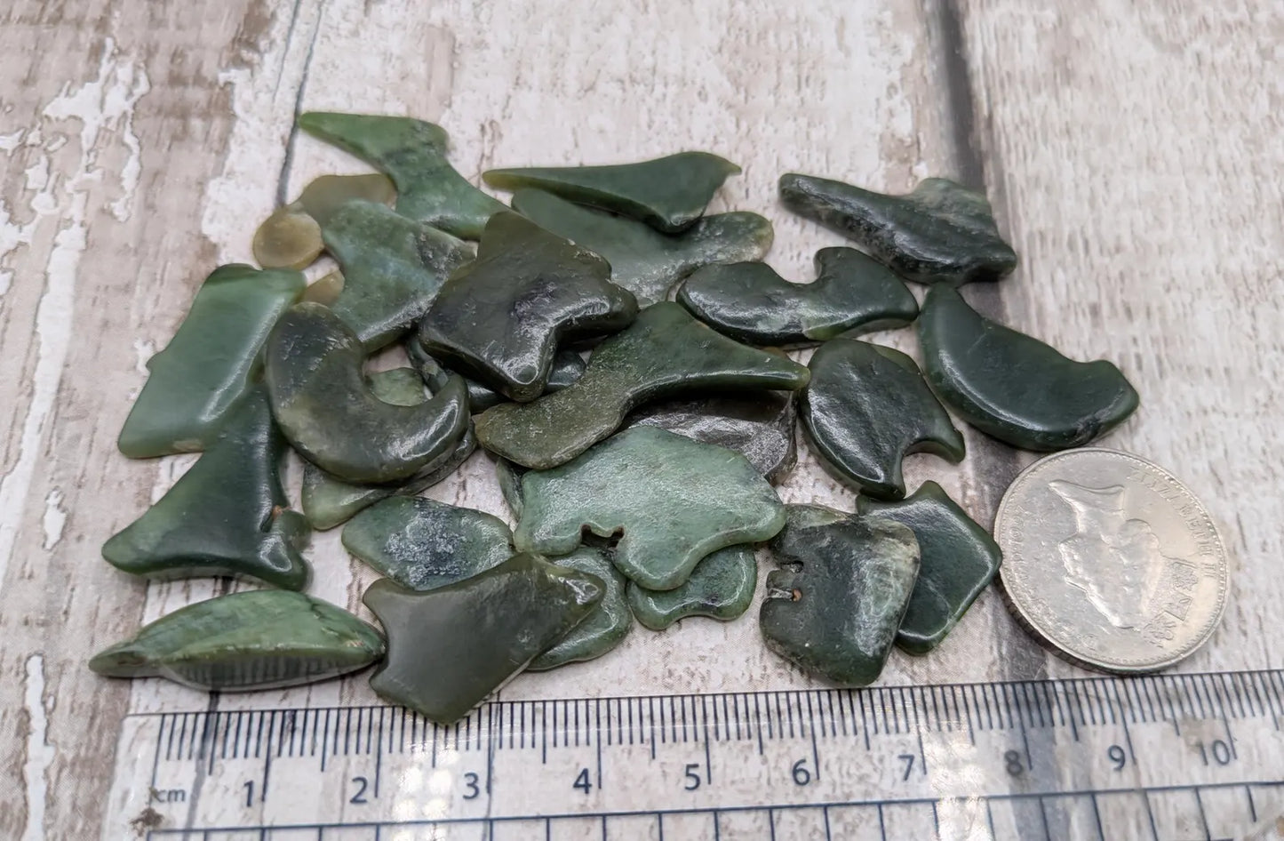 One medium Tumbled Pounamu nephrite Jade Stone – Random Polished New Zealand Greenstone Offcut for Collectors & Metaphysical Use.