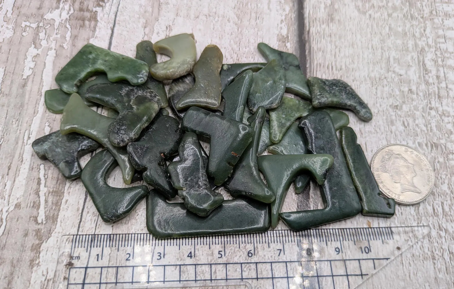 Large Tumbled Pounamu nephrite Jade Stone – Random Polished New Zealand Greenstone Offcut for Collectors & Metaphysical Use.