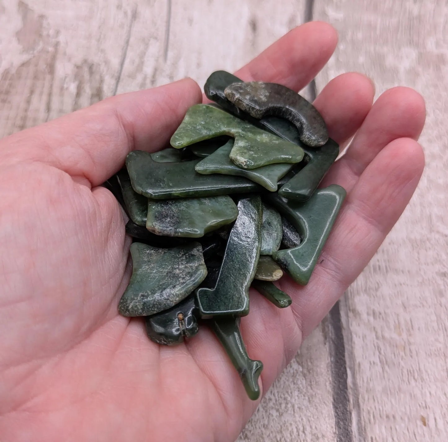 Large Tumbled Pounamu nephrite Jade Stone – Random Polished New Zealand Greenstone Offcut for Collectors & Metaphysical Use.