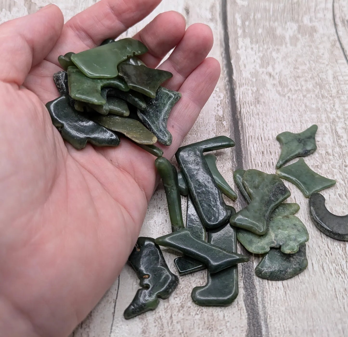 Large Tumbled Pounamu nephrite Jade Stone – Random Polished New Zealand Greenstone Offcut for Collectors & Metaphysical Use.