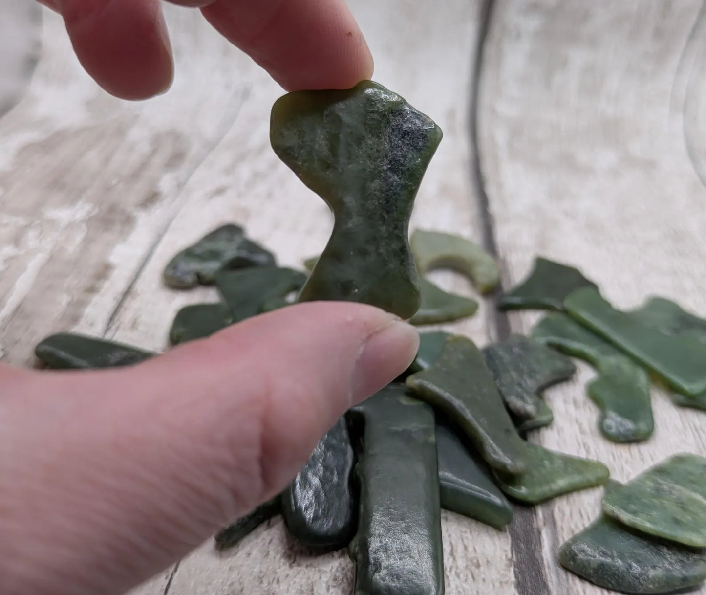 Large Tumbled Pounamu nephrite Jade Stone – Random Polished New Zealand Greenstone Offcut for Collectors & Metaphysical Use.