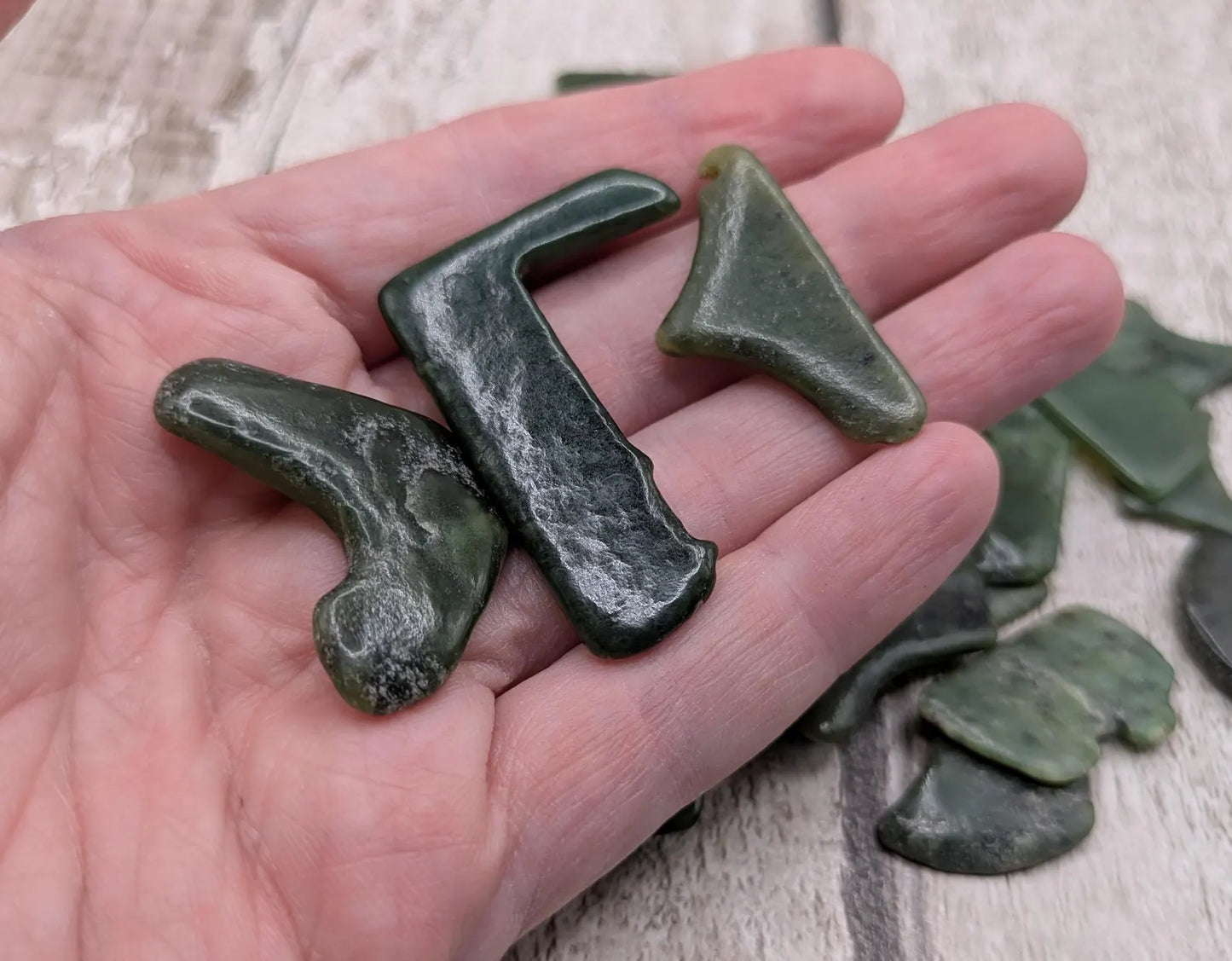 Large Tumbled Pounamu nephrite Jade Stone – Random Polished New Zealand Greenstone Offcut for Collectors & Metaphysical Use.