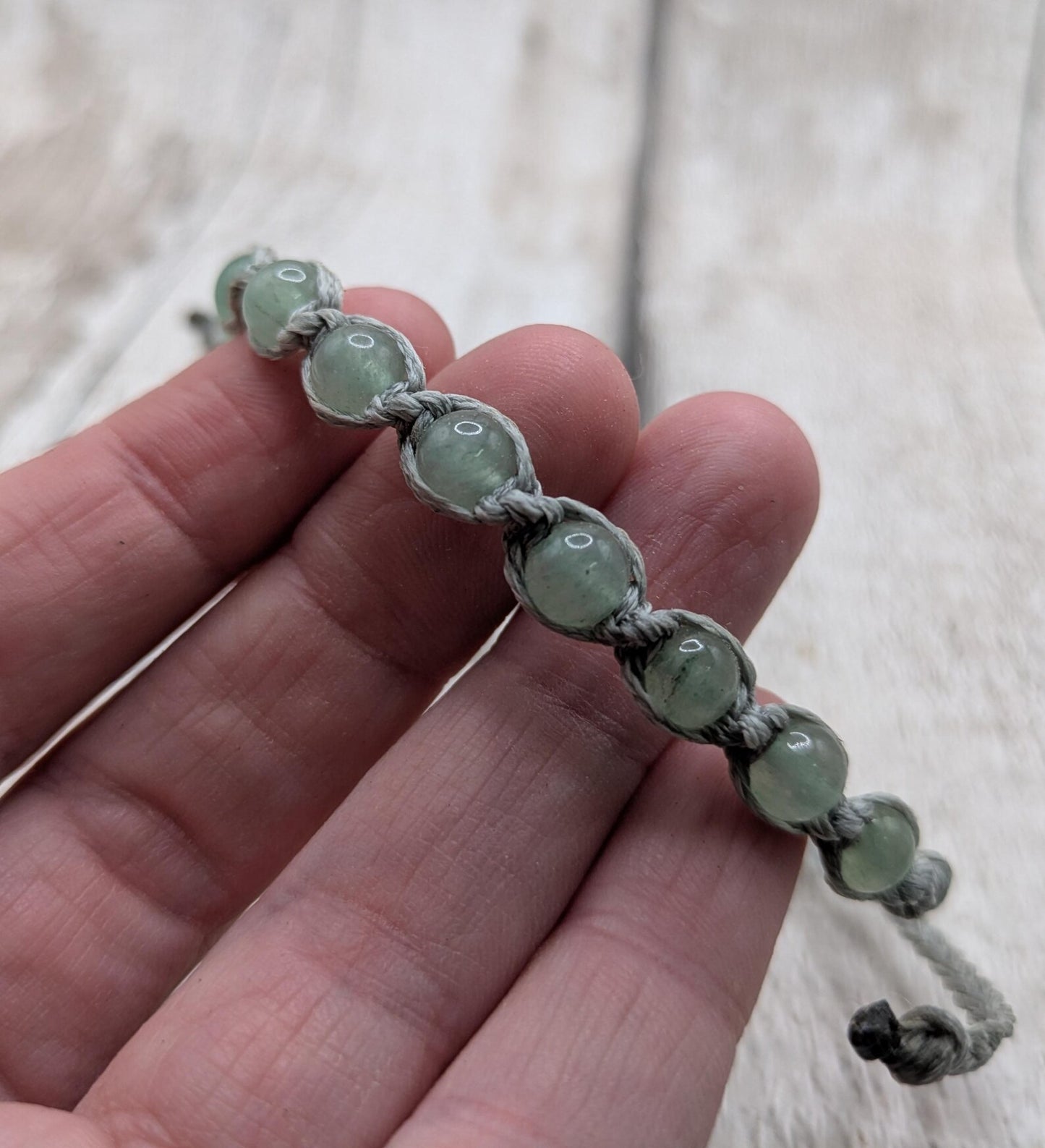 Adventurine beaded macrame adjustable braclet.