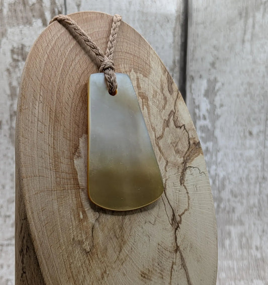Mother of Pearl Toki styled shell pendant.