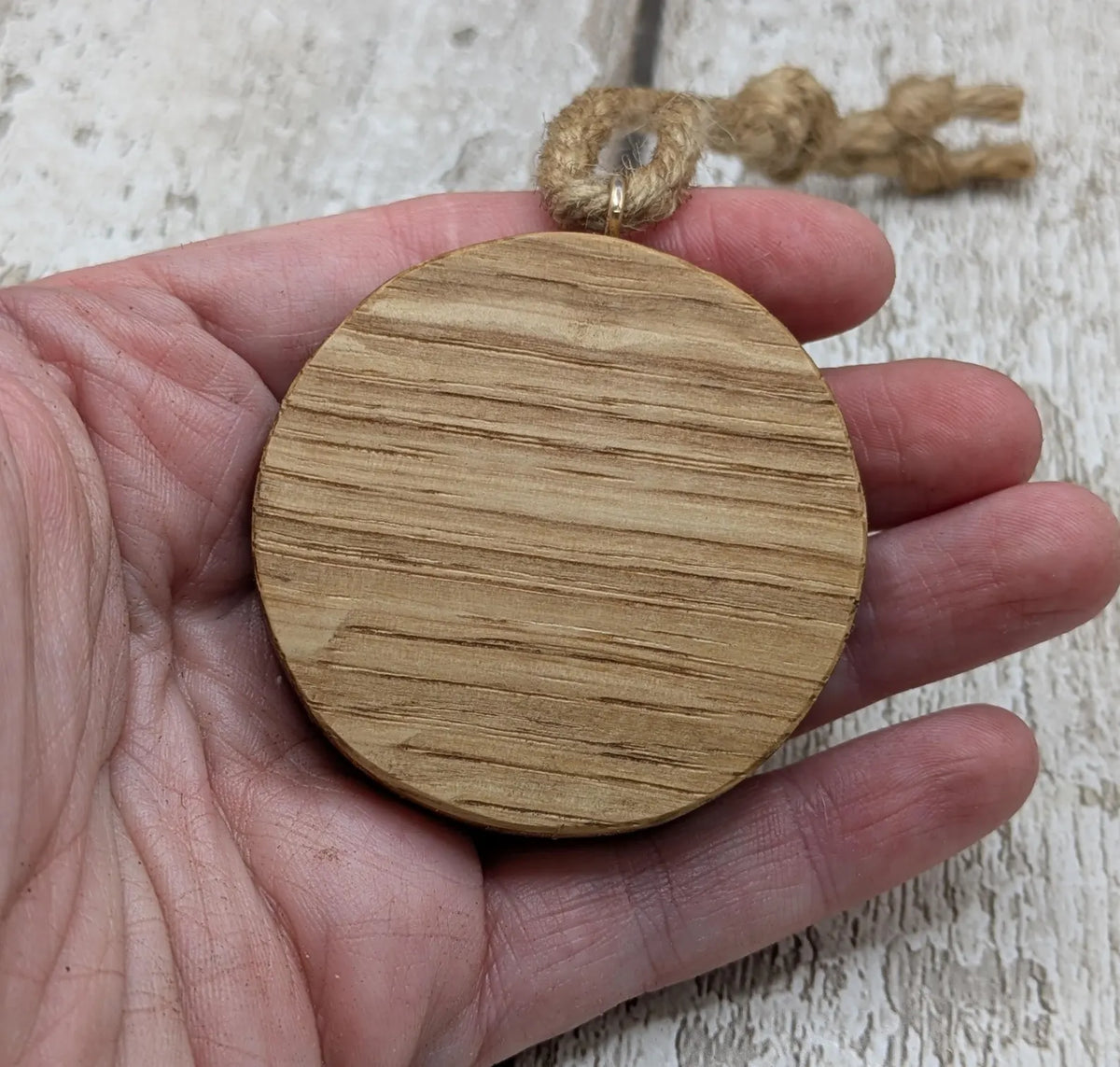 Oak wood pocket pendulum disc board.