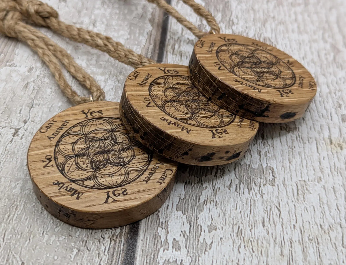 Oak wood pocket pendulum disc board.