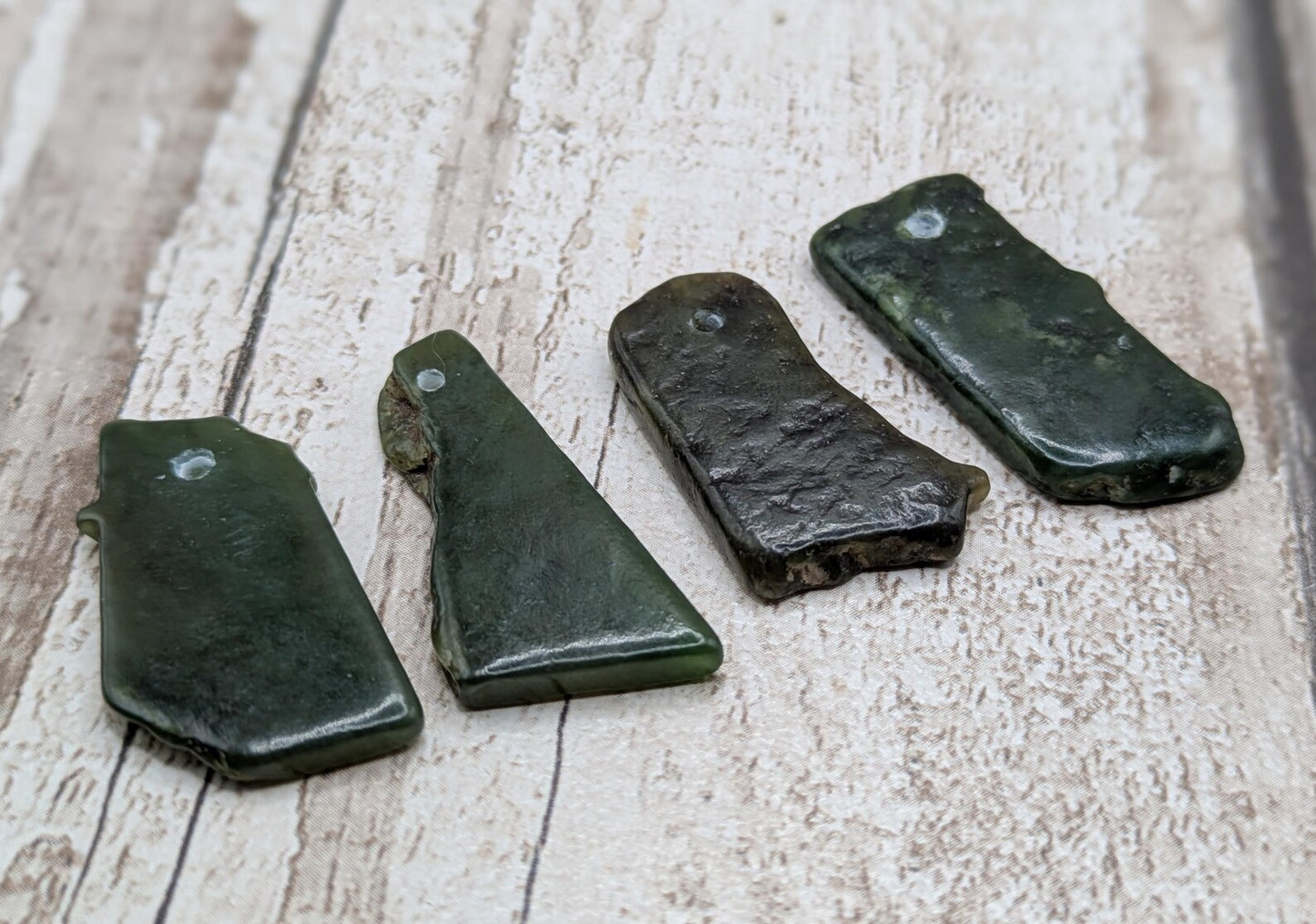 4 Centre-Drilled New Zealand Pounamu pendant Beads – Tumble polished Greenstone Offcuts for Jewellery Making and craft projects.