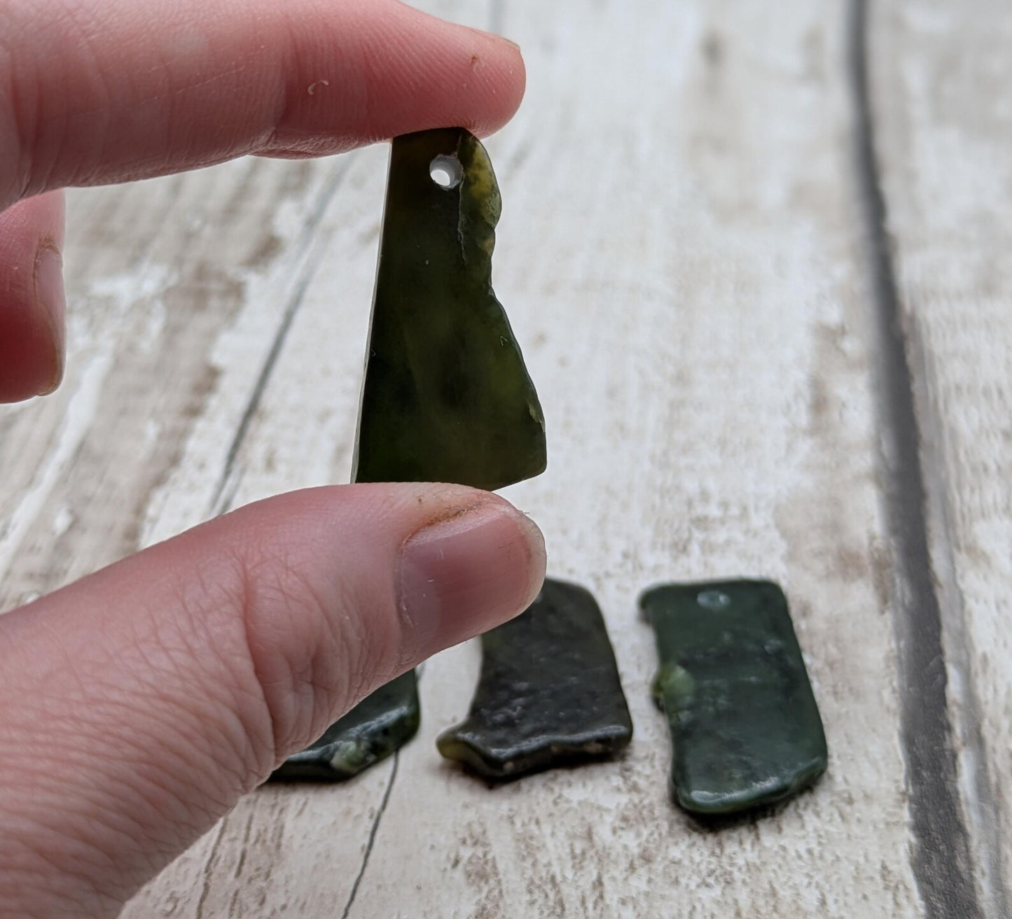 4 Centre-Drilled New Zealand Pounamu pendant Beads – Tumble polished Greenstone Offcuts for Jewellery Making and craft projects.