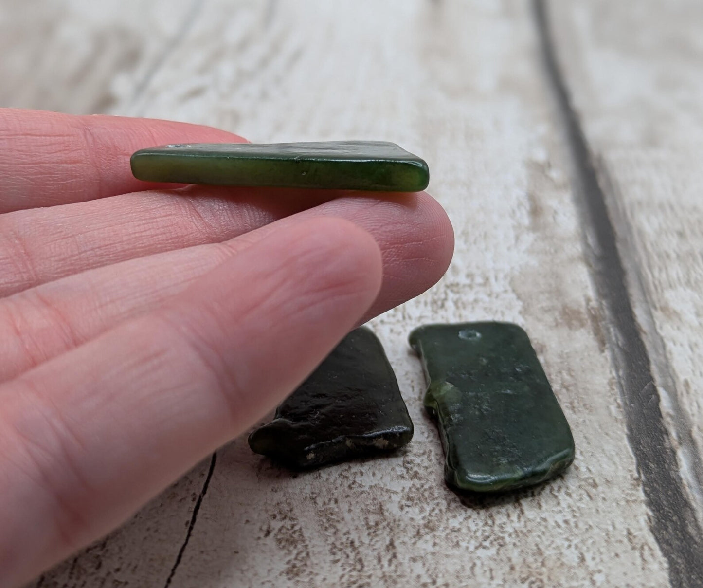 4 Centre-Drilled New Zealand Pounamu pendant Beads – Tumble polished Greenstone Offcuts for Jewellery Making and craft projects.