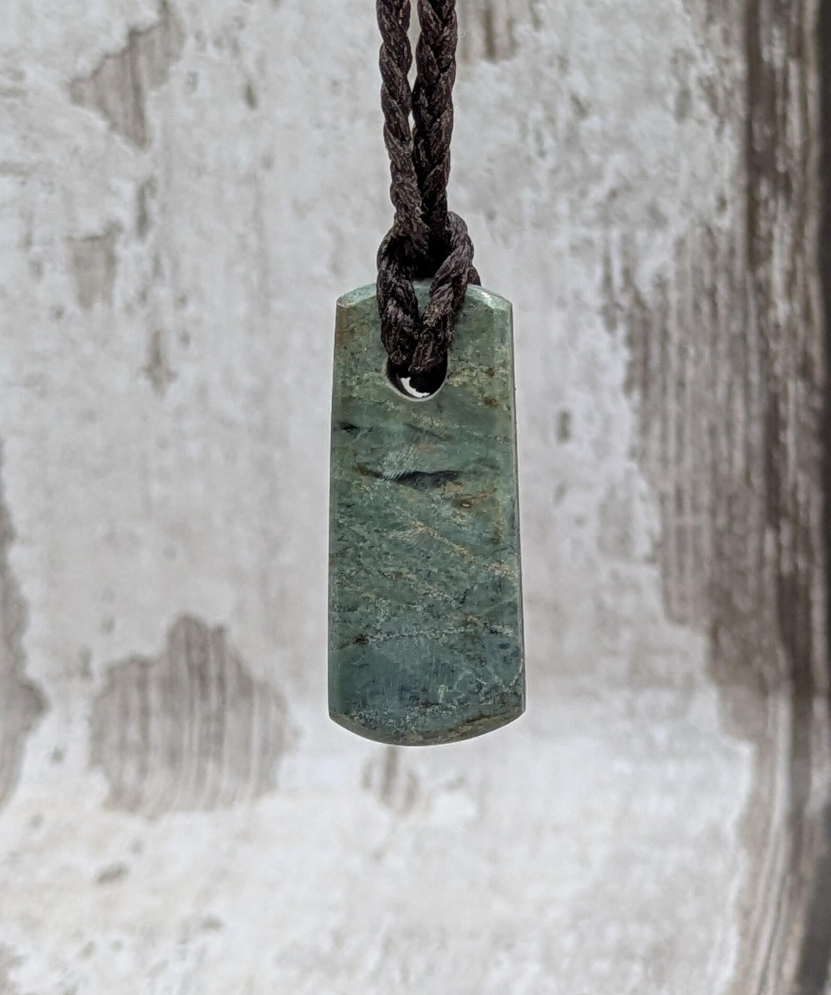 New Zealand pounamunjade greenstone roimata tear drops pendant