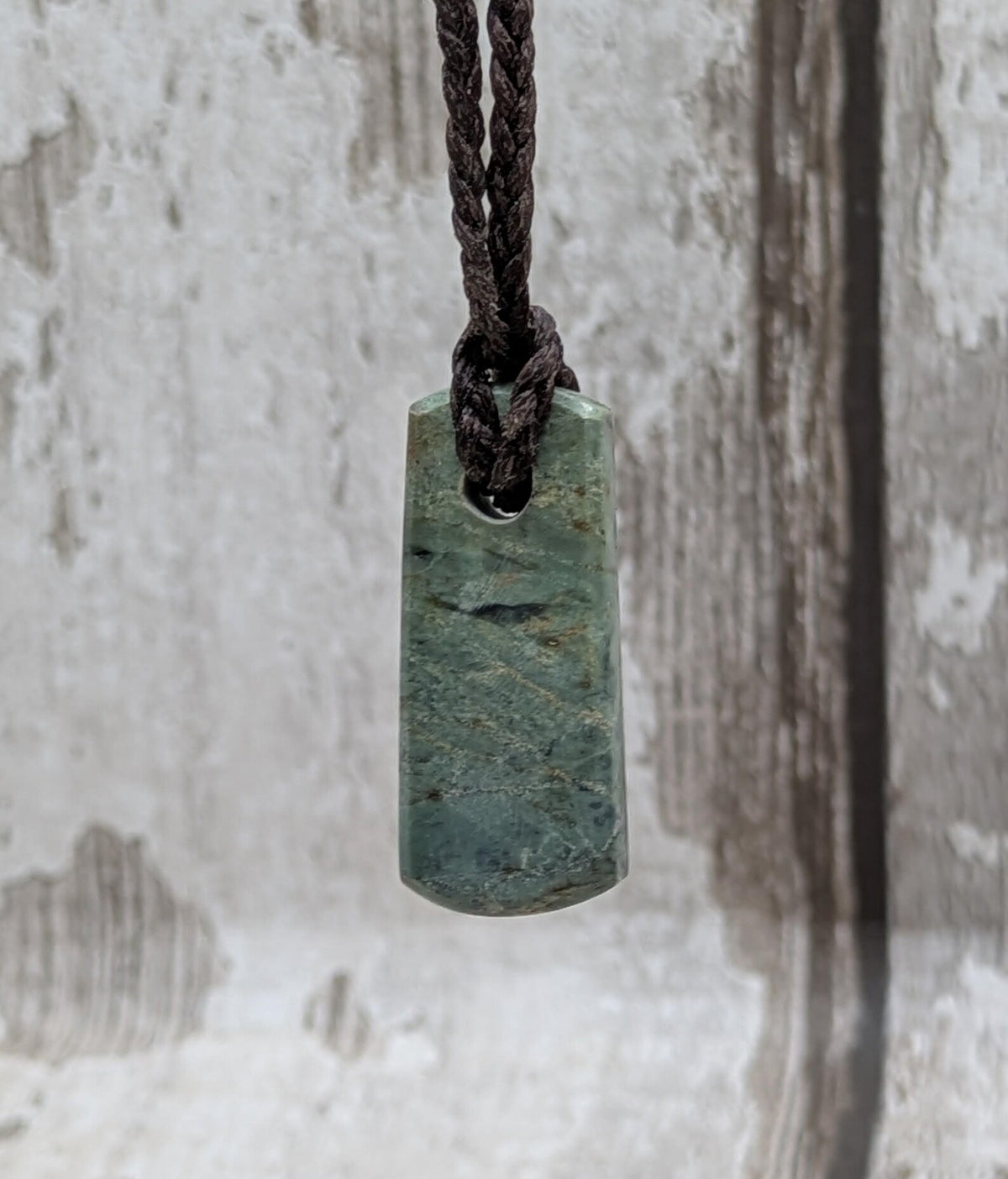 New Zealand pounamunjade greenstone roimata tear drops pendant