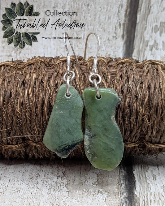 New Zealand pounamu Greenstone jade fish hook earrings, fish hook findings.