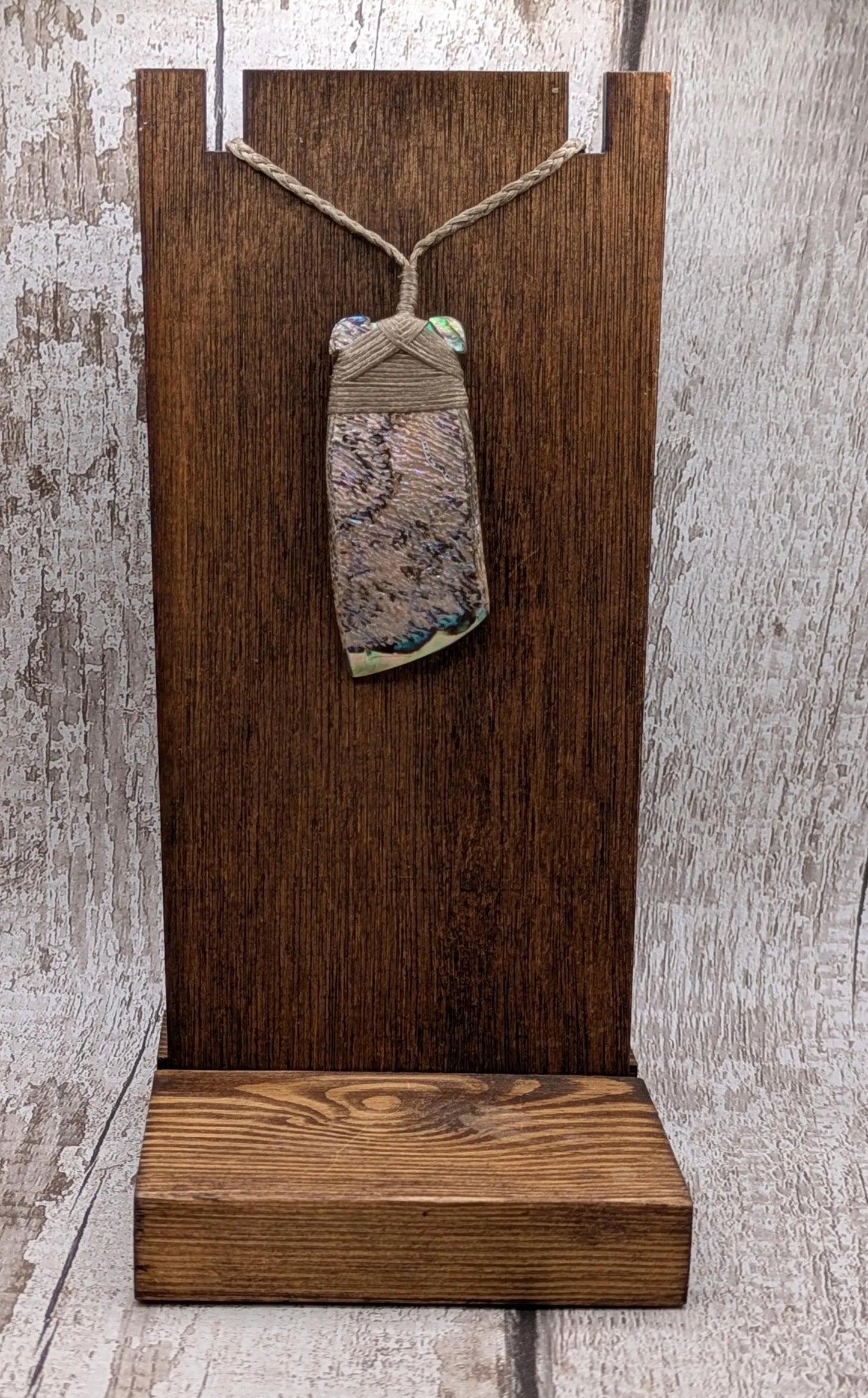 New Zealand Pāua Hei Toki Adze Pendant - Handcrafted iridescent Abalone Shell axe head Necklace Māori-Inspired Jewellery.