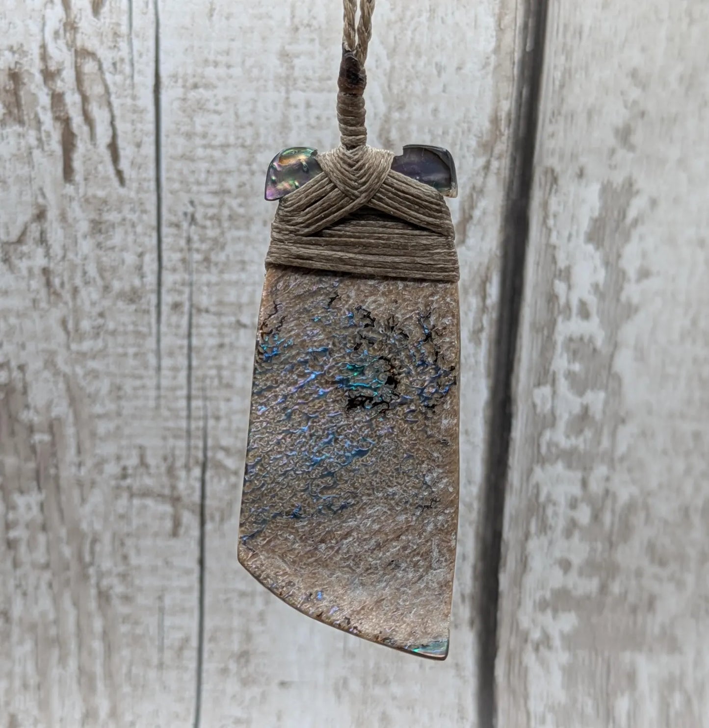 New Zealand Pāua Hei Toki Adze Pendant - Handcrafted iridescent Abalone Shell axe head Necklace Māori-Inspired Jewellery.