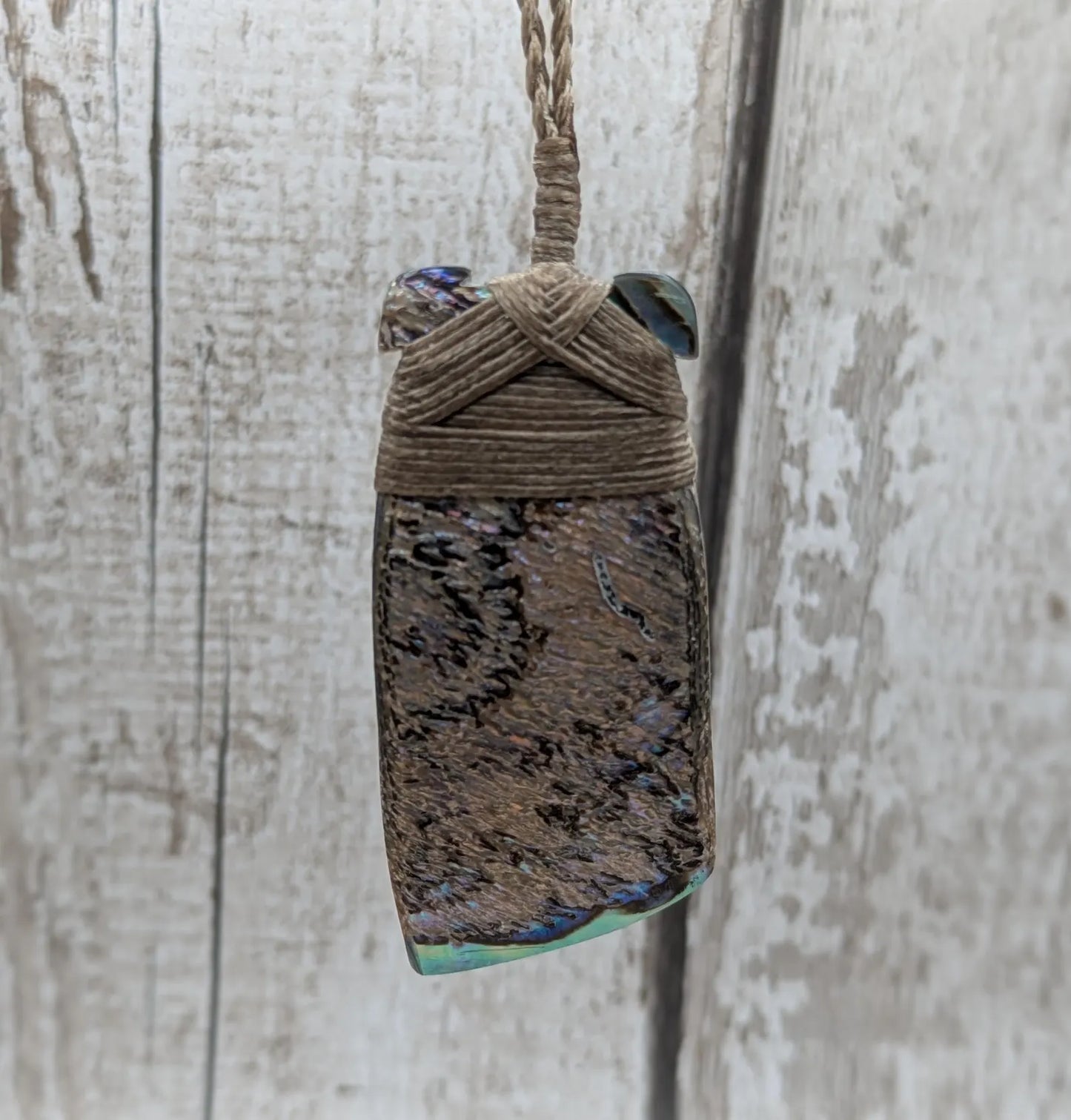 New Zealand Pāua Hei Toki Adze Pendant - Handcrafted iridescent Abalone Shell axe head Necklace Māori-Inspired Jewellery.