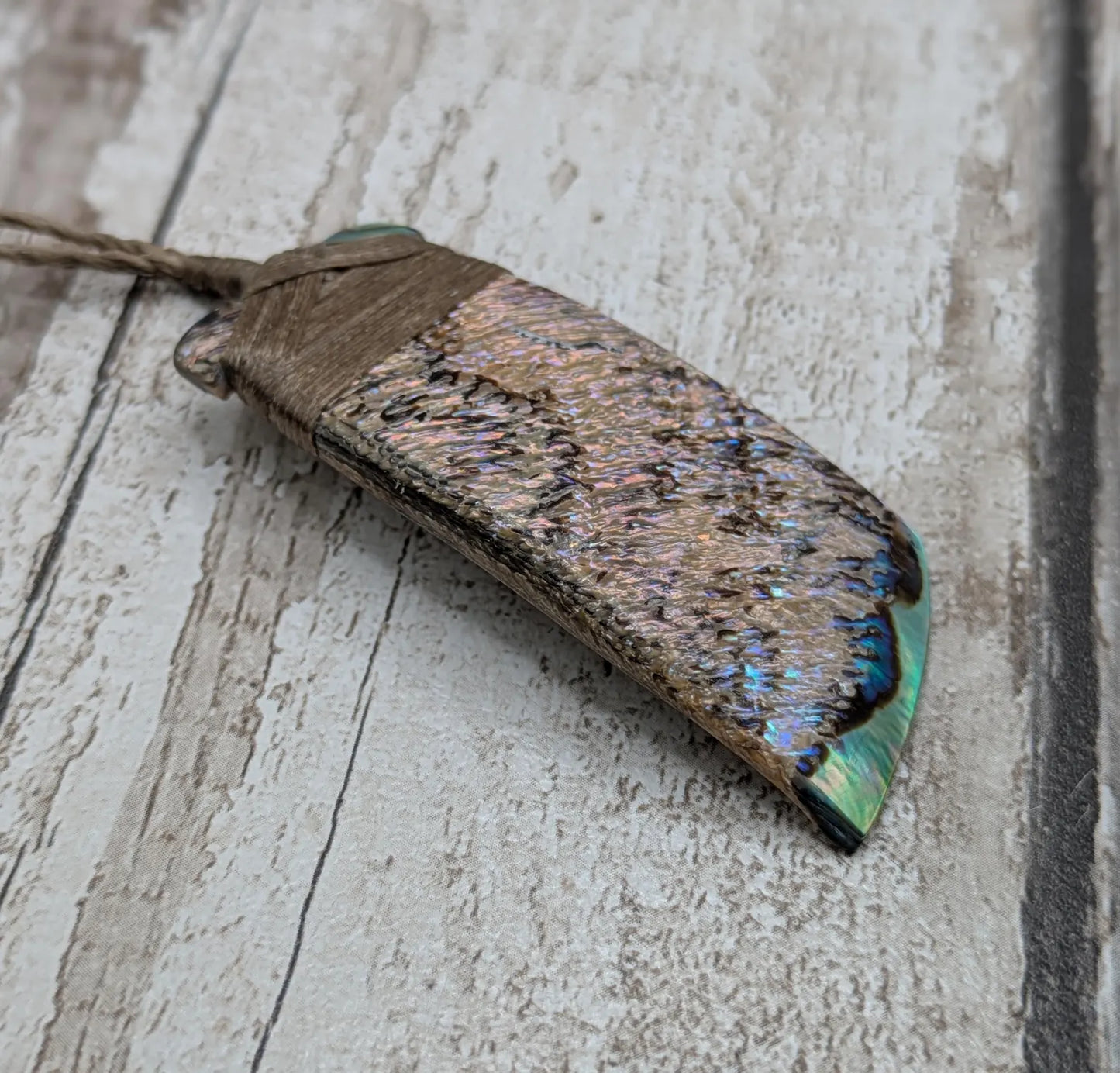New Zealand Pāua Hei Toki Adze Pendant - Handcrafted iridescent Abalone Shell axe head Necklace Māori-Inspired Jewellery.