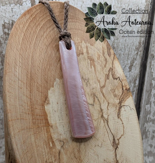 New Zealand pink freshwater mussel shell roimata pendant.