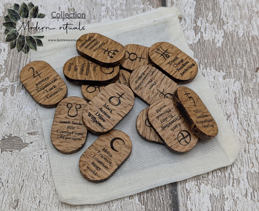 Oak wood beginner planetary oracle tiles.