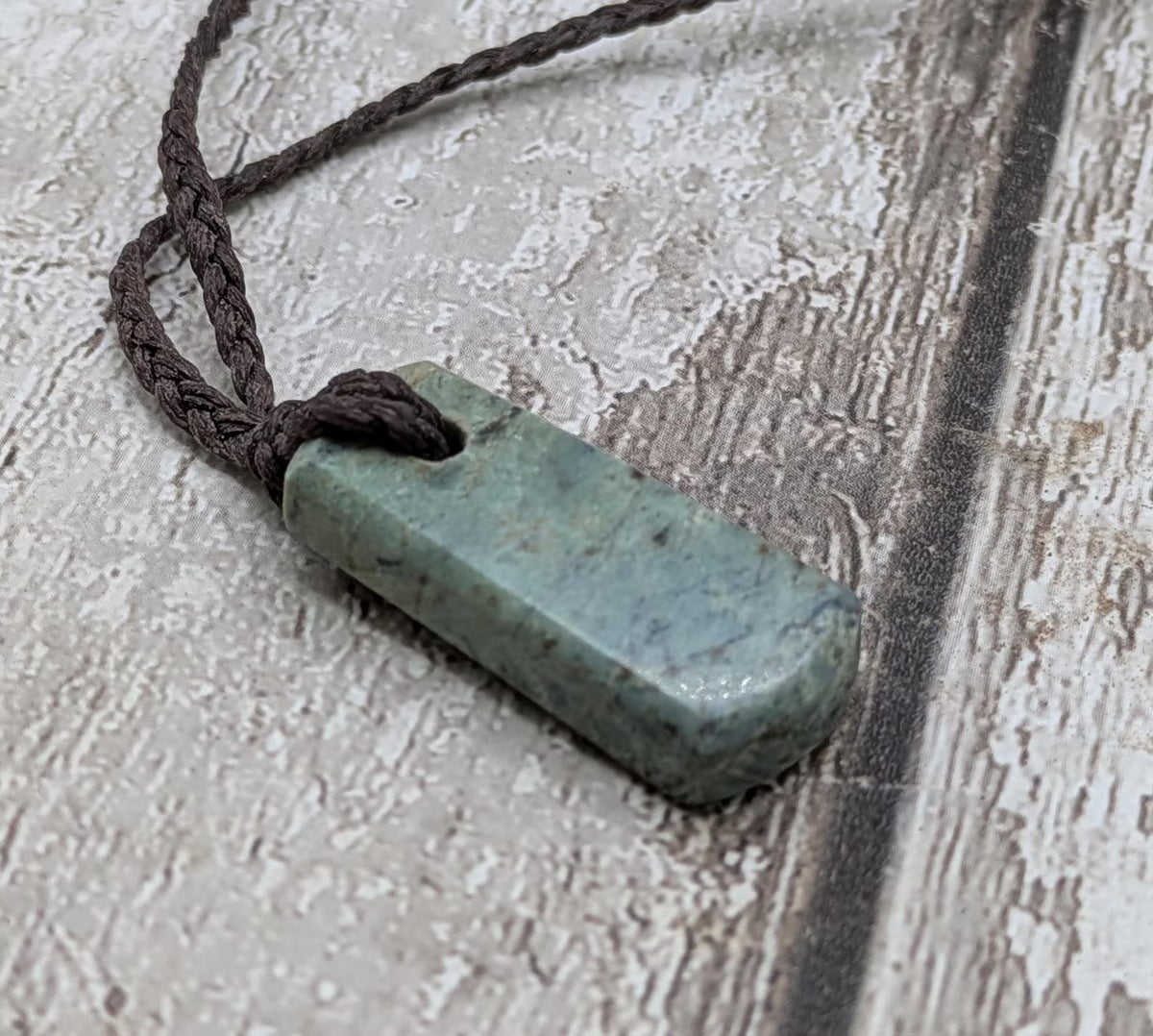 New Zealand pounamunjade greenstone roimata tear drops pendant
