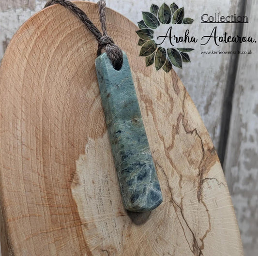 New zealand Pounamu Nephrite Jade Roimata Teardrop Pendant – Greenstone Healing Necklace, Māori culture Taonga - spiritual jewellery.