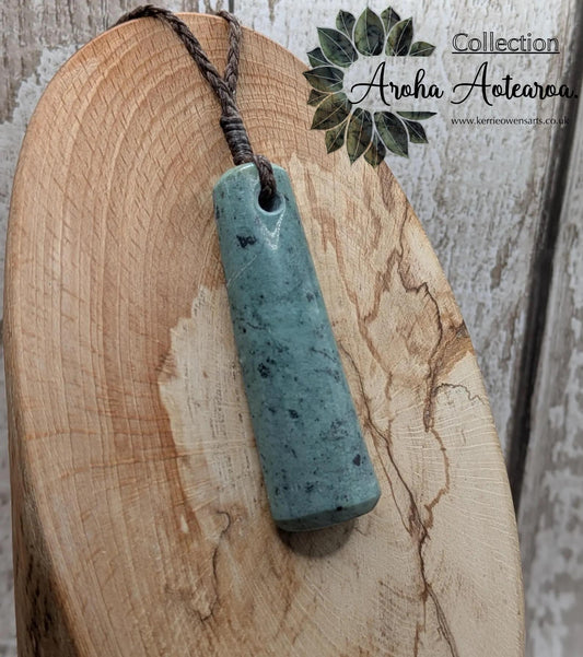 New zealand Pounamu Nephrite Jade Roimata Teardrop Pendant – Greenstone Healing Necklace, Māori culture Taonga - spiritual jewellery.