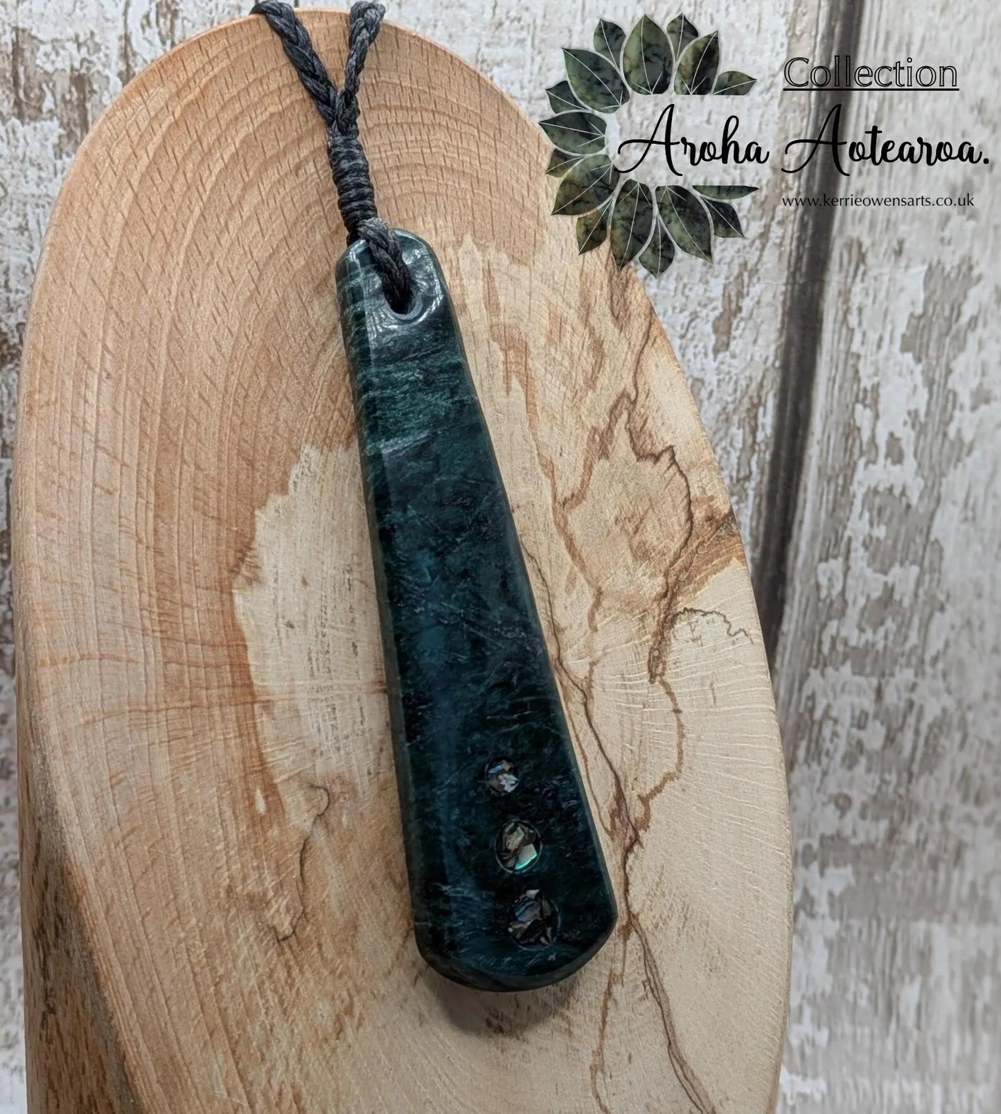 New Zealand roimata tear drop Pounamu greenstone serpentine pendant.