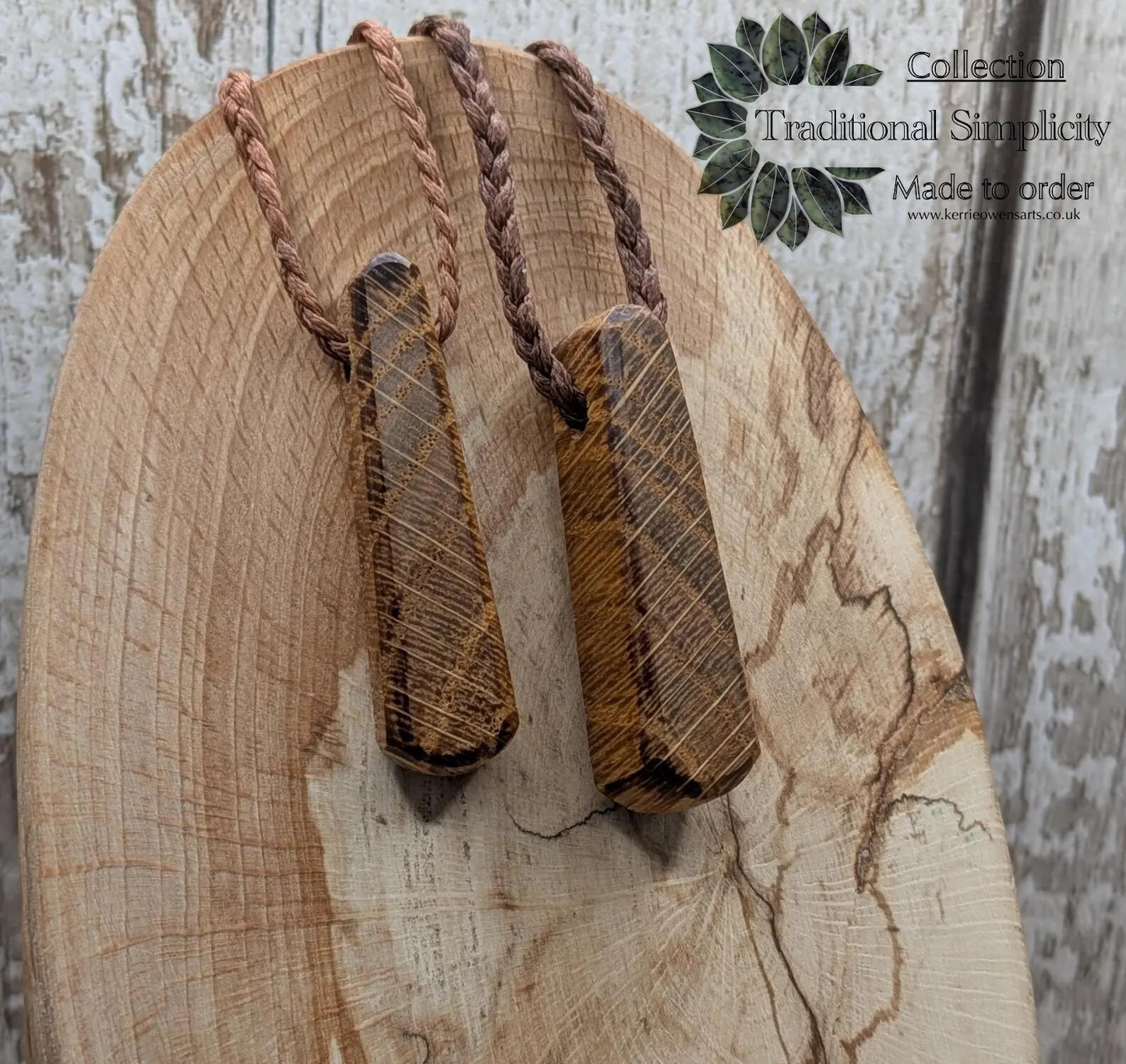 Oak wood roimata drop pendant.