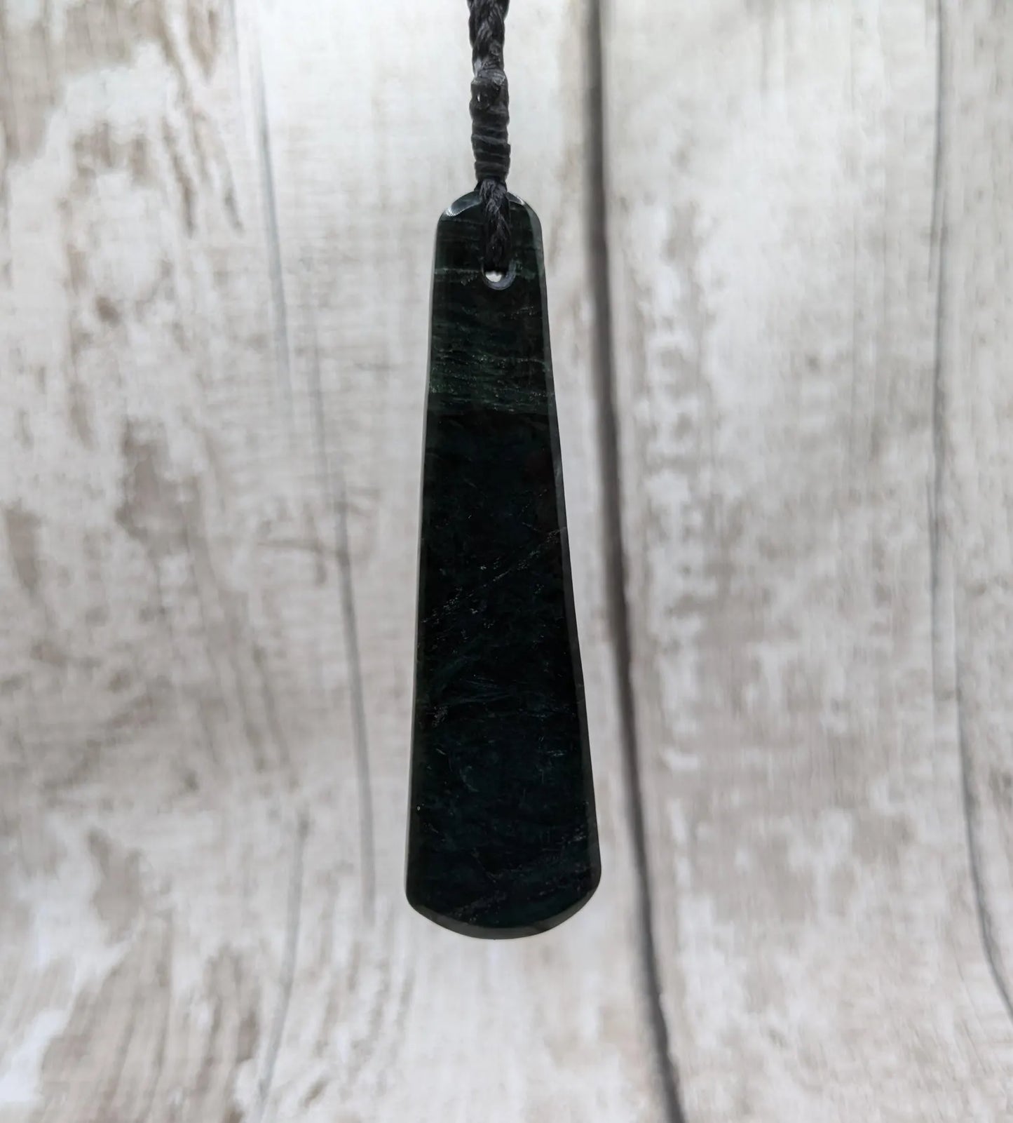 New Zealand roimata tear drop Pounamu greenstone serpentine pendant.