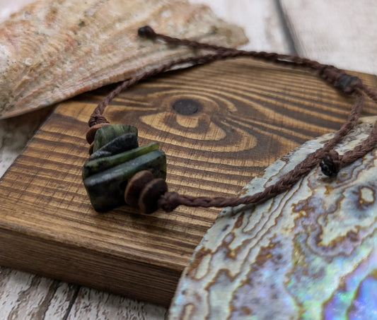 Haast pass serpentine Pounamu chip bracelet.