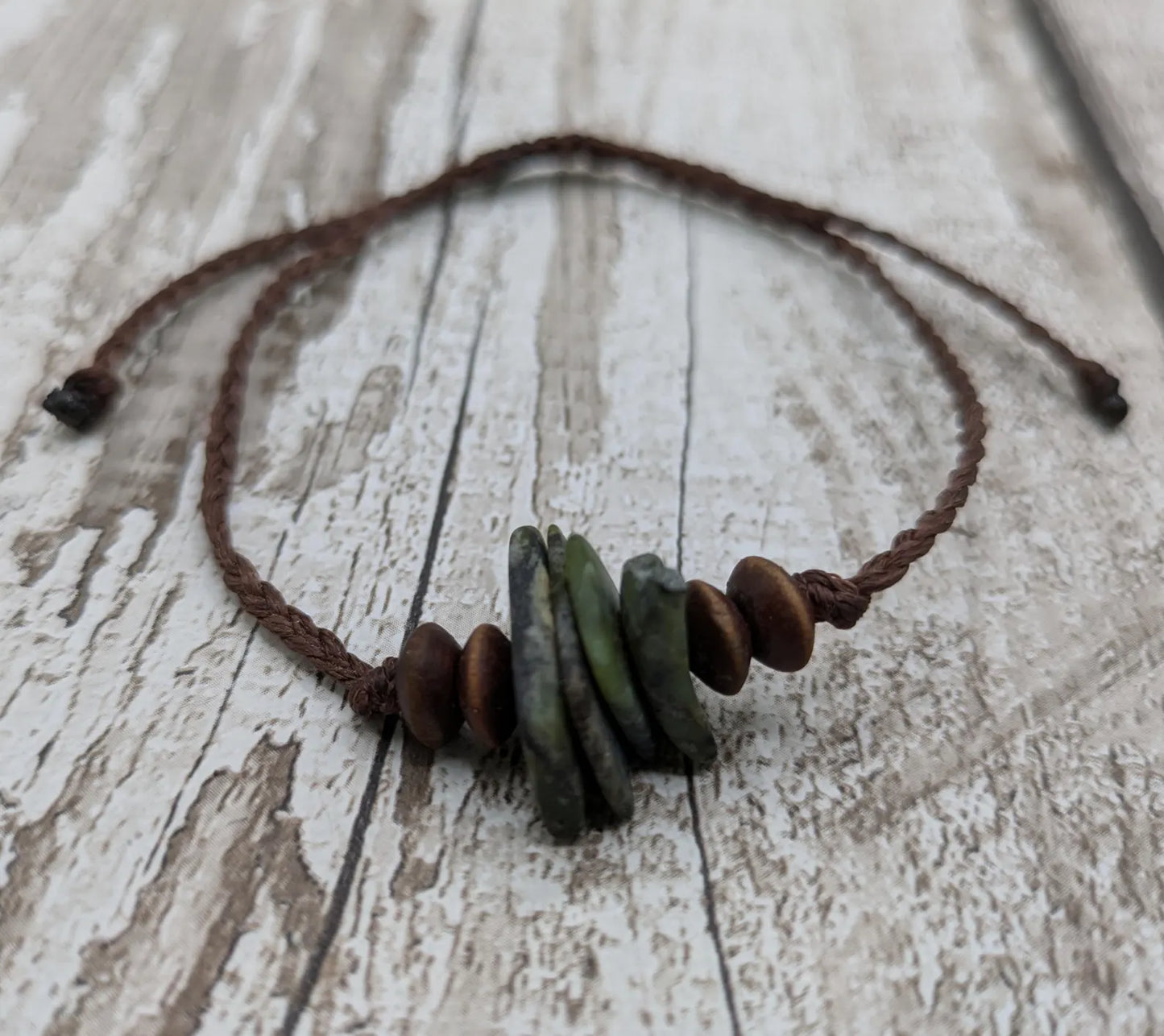 Haast pass serpentine Pounamu chip bracelet.