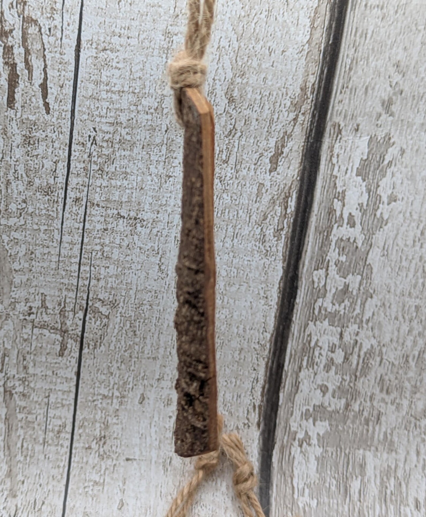 5 pack Cinnamon bark shaped Christmas decorations.