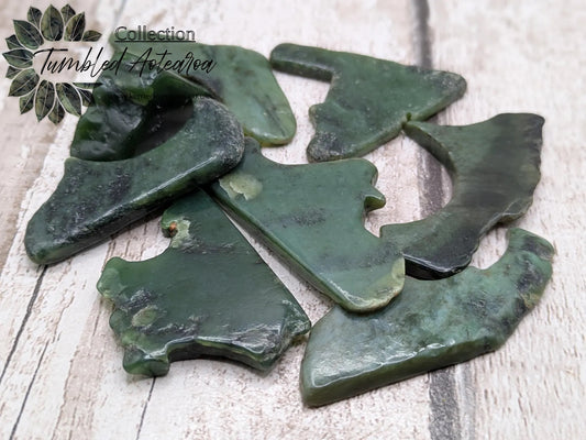1 xL tumbled new Zealand pounamu greenstone jade stone.
