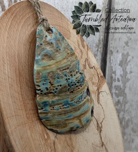 Large Freeform NZ Pāua Shell Pendant – Iridescent Abalone Statement Necklace, Natural statement Beach Jewellery.