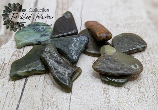 10 Pounamu greenstone jade beads.