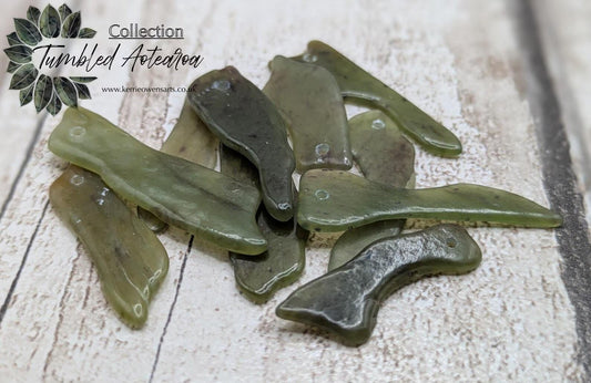 10 greenstone Pounamu jade top drilled beads.