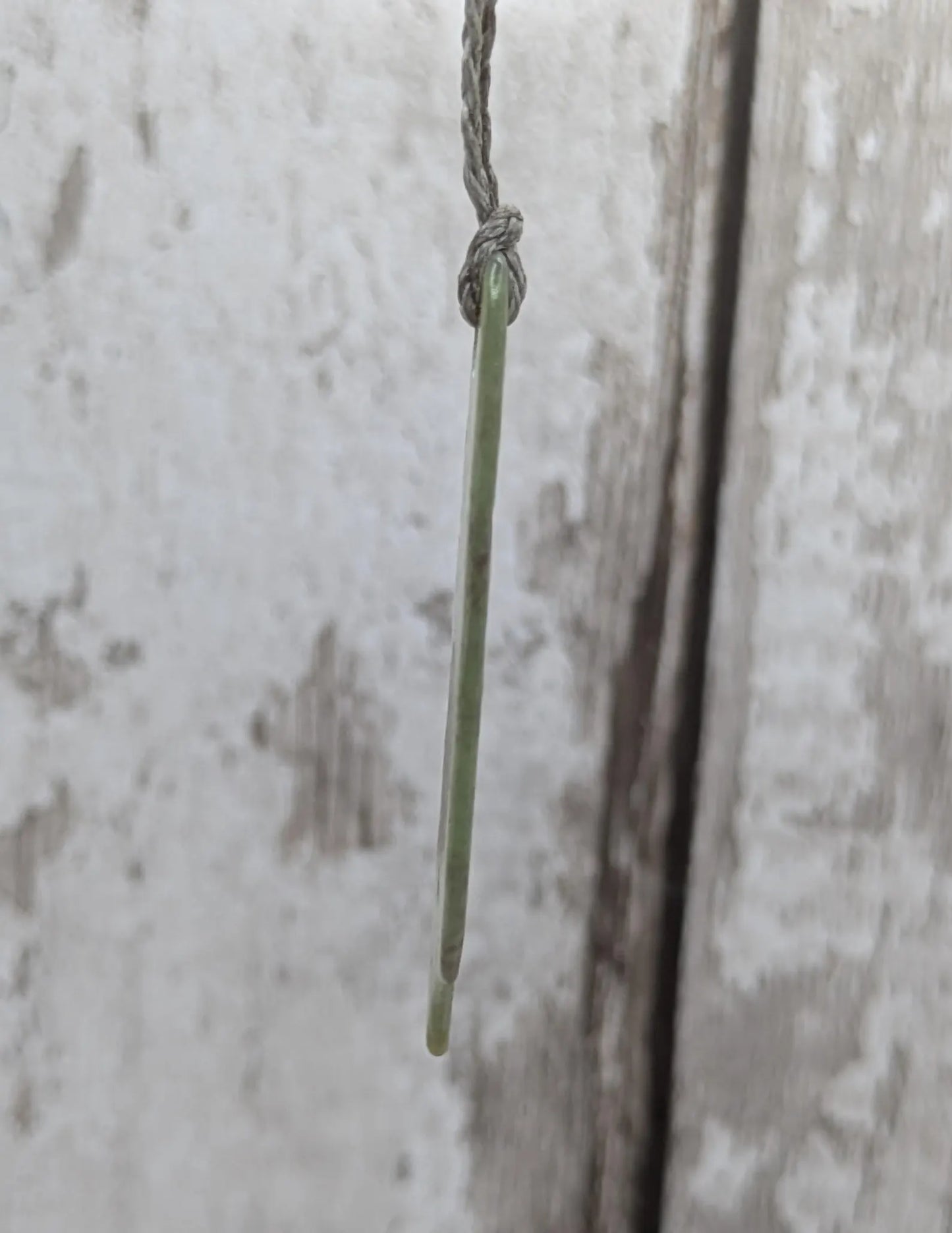 New Zealand pounamu greenstone jade pendant, he kaha ahau, I am strong affirmation.