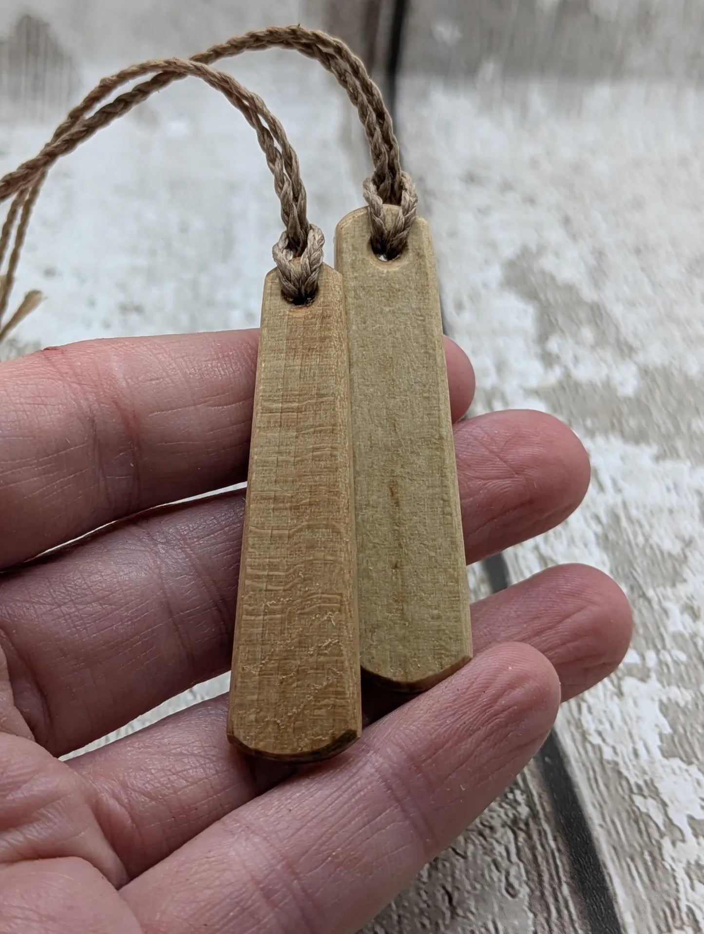 Lime wood Irish Gaeilic Tá mé Làidir, i am strong roimata pendant.
