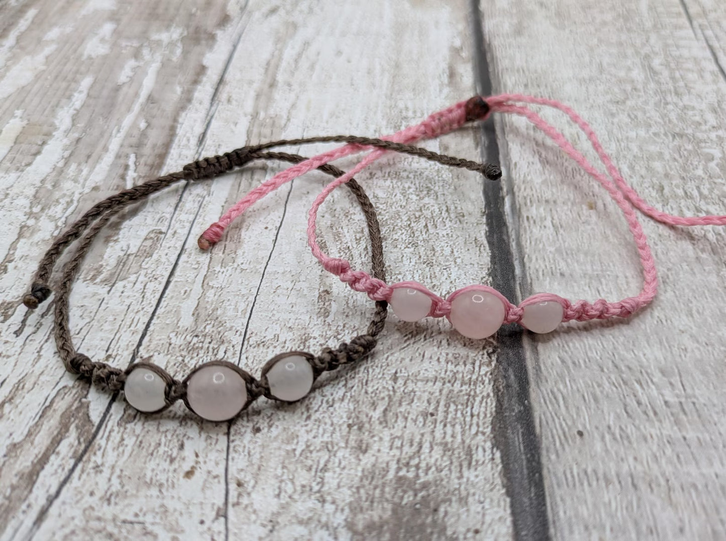 Rose quartz beaded macramé bracelet.