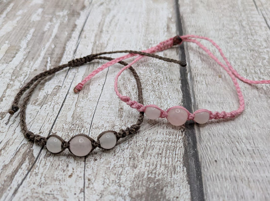 Rose quartz beaded macramé bracelet.