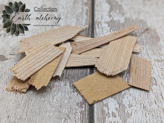 Sweet chesnut wood broken veener pieces for spell and ritual or camping kits.