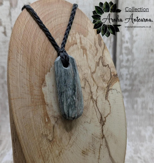 Aotea Stone Pendant – New Zealand Kyanite and Fuchsite Talisman, Sacred Green & Blue Crystal | Simple Handcrafted Necklace.