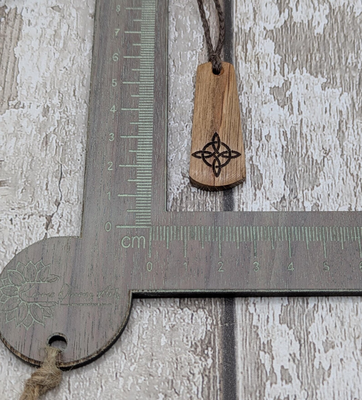 Oak wood witches protection symbol roimata tear drop laser printed pendant.