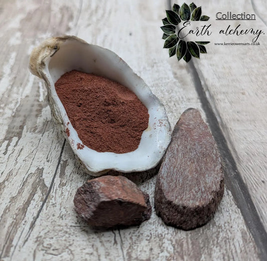 Unrefined 10ml powdered Devonshire red mica shist pigment.