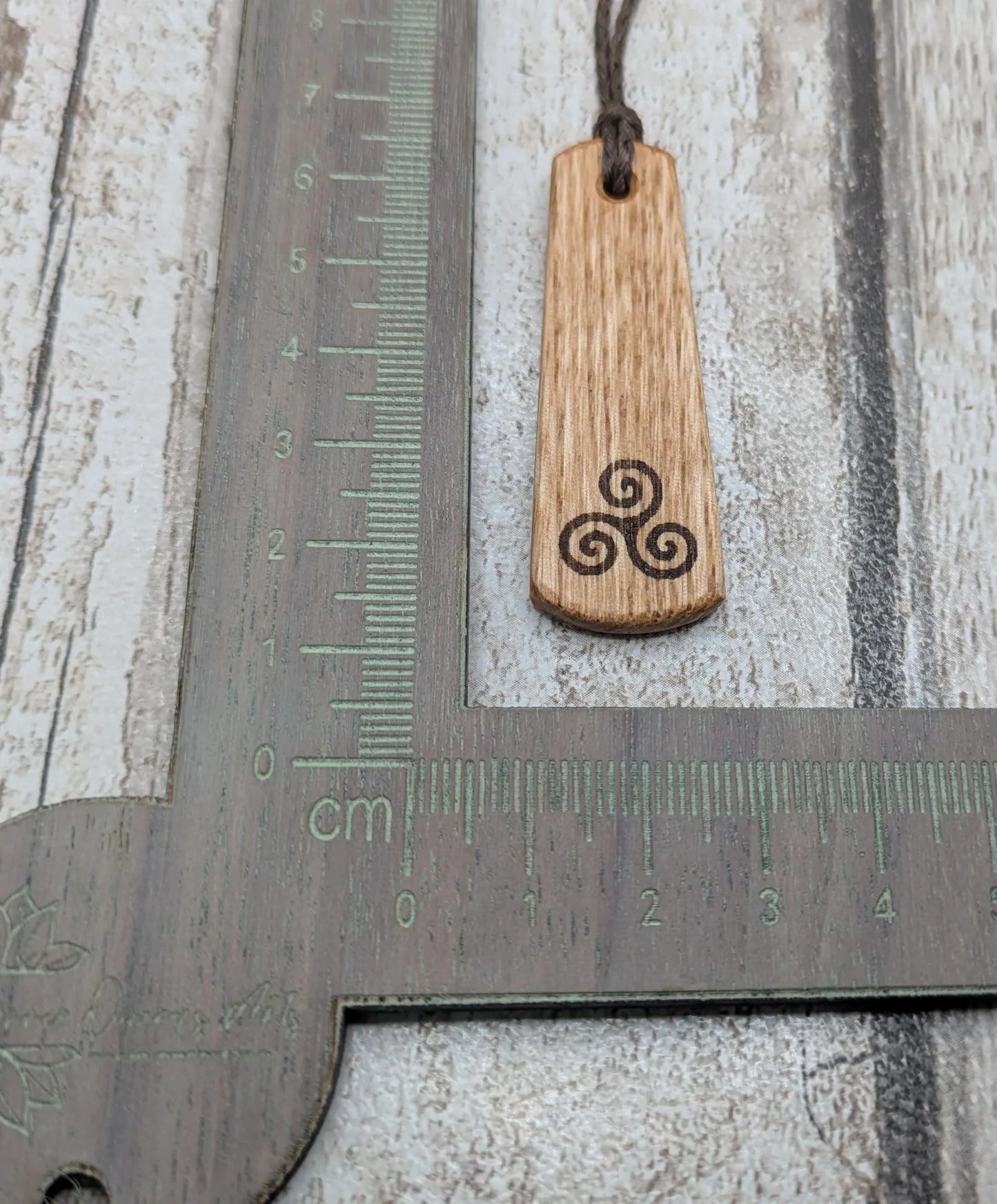 Sweet chestnut roimata tear drop pendant.