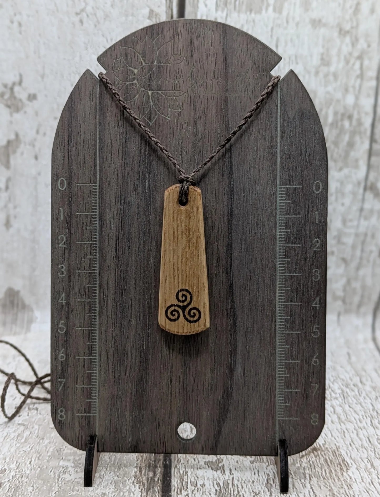 Sweet chestnut roimata tear drop pendant.