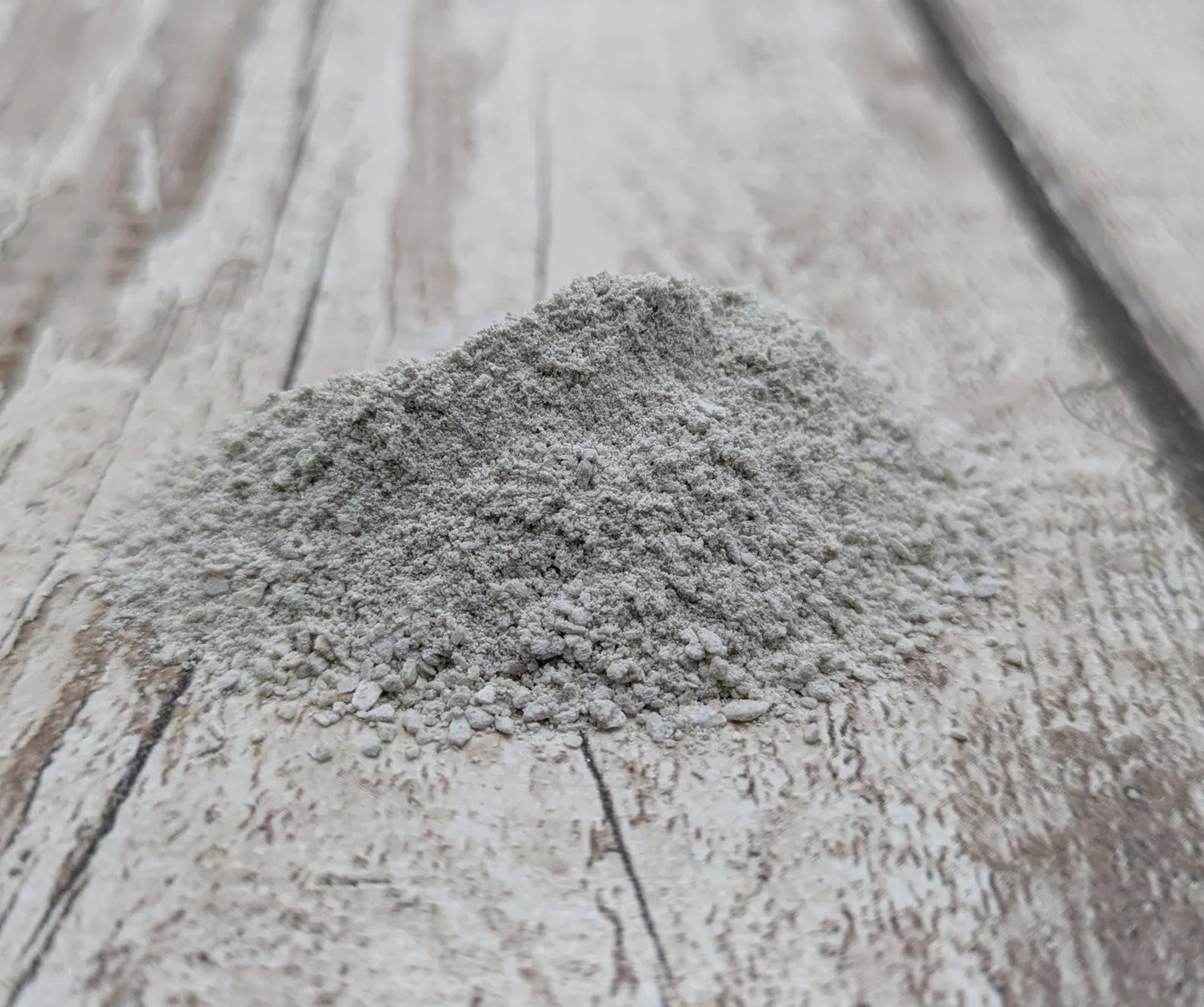 Fine Ground White Mussel Shell Powder – Ultra-Fine Natural Pigment for Paints, Inlays & Rituals.
