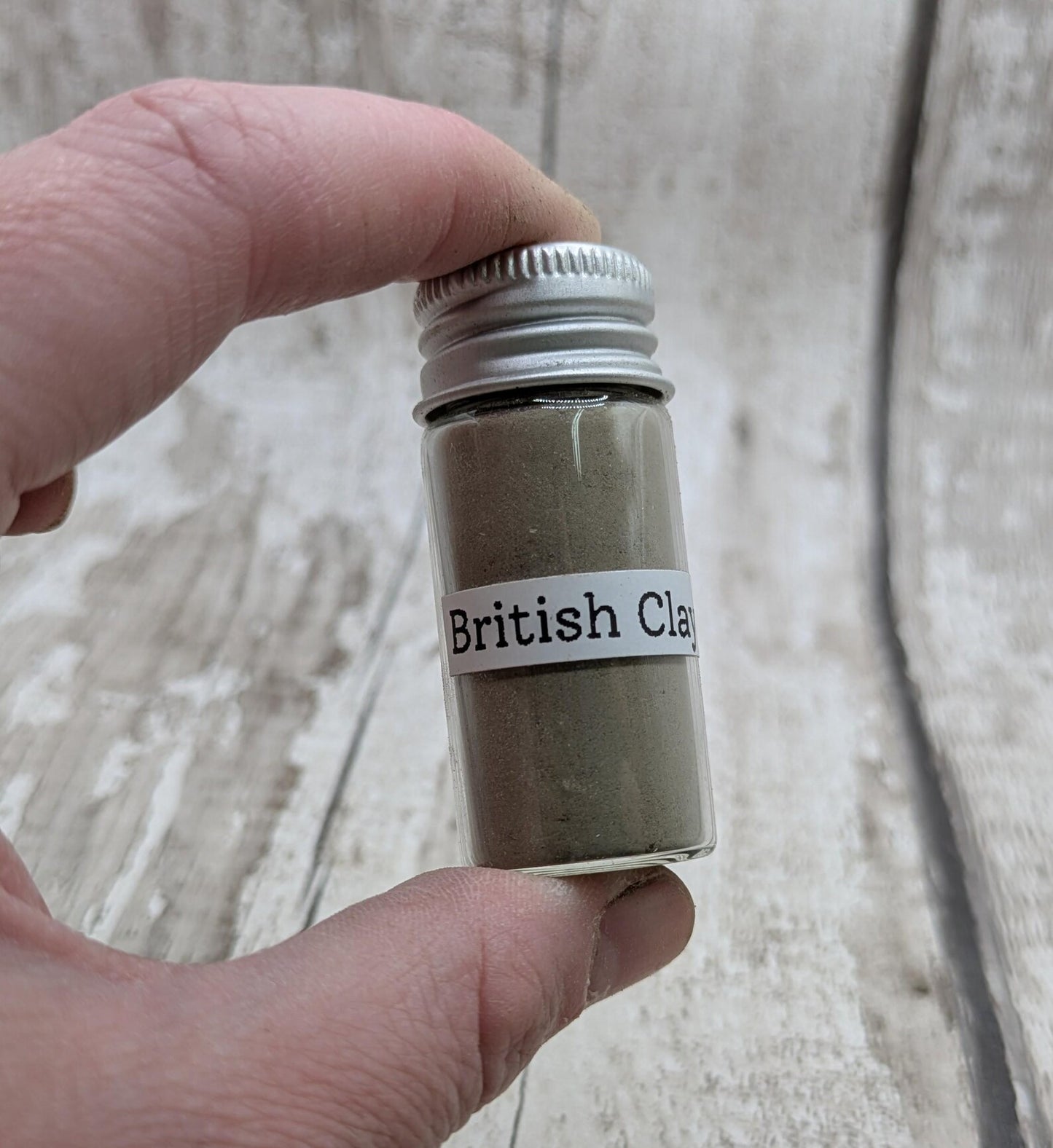 Fine Ground British Clay Powder – Sun & Air Dried Thames Estuary Earth Pigment for Art and Ritual.